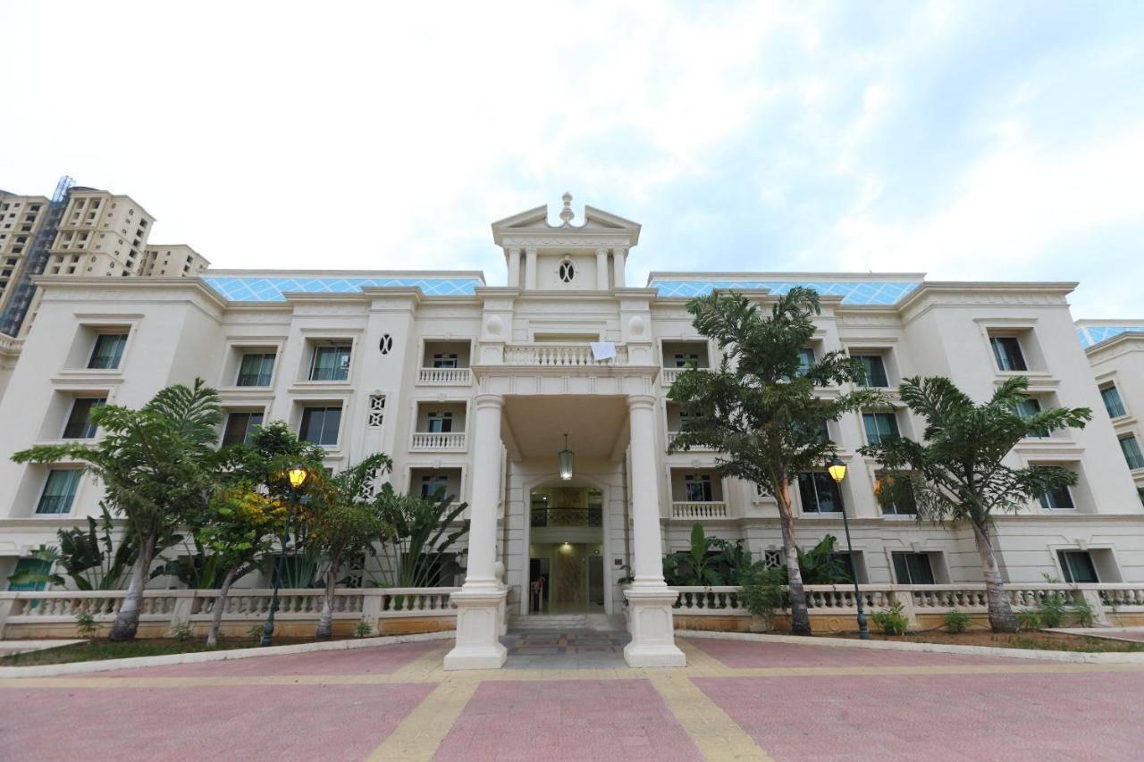 Oyo 6954 The Lawns Oragadam Hotel Exterior foto