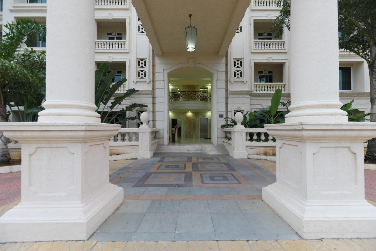 Oyo 6954 The Lawns Oragadam Hotel Exterior foto
