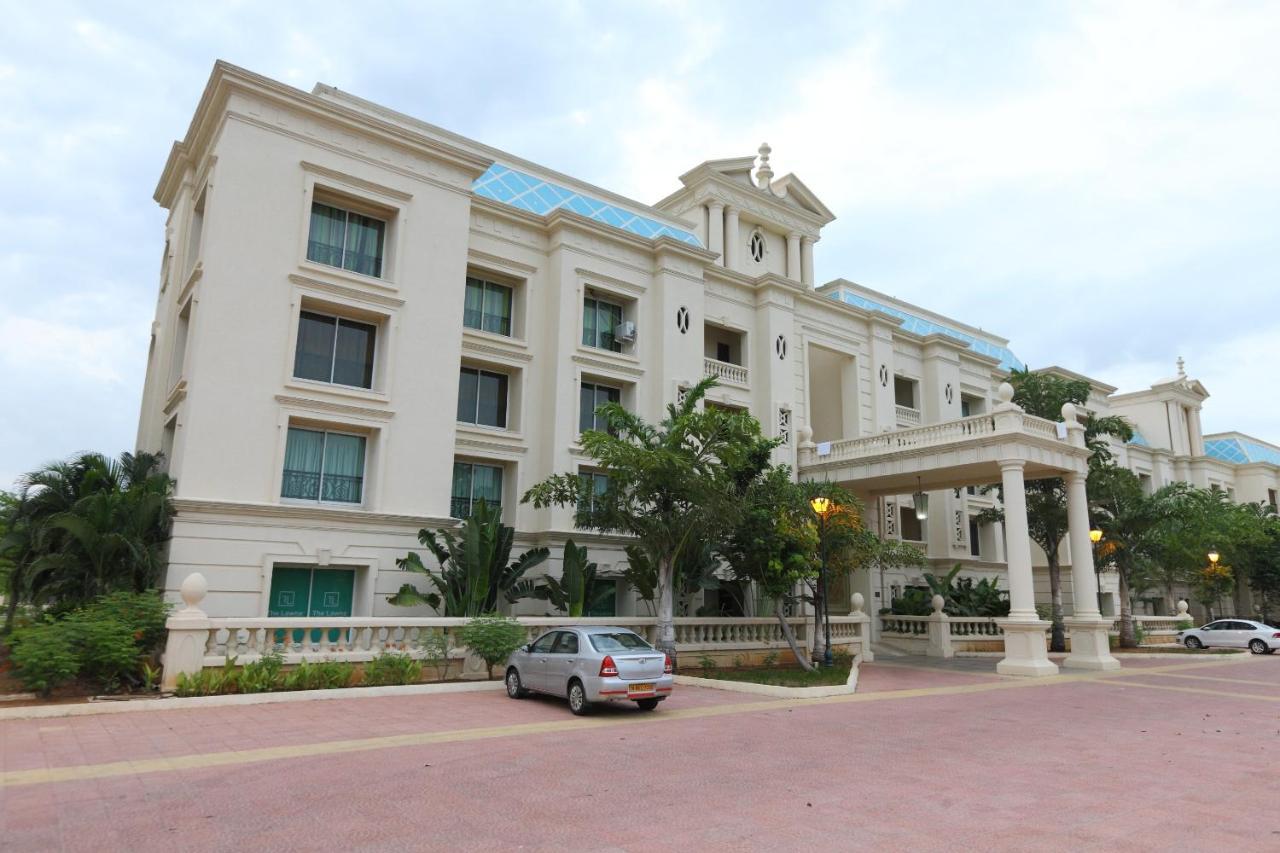 Oyo 6954 The Lawns Oragadam Hotel Exterior foto