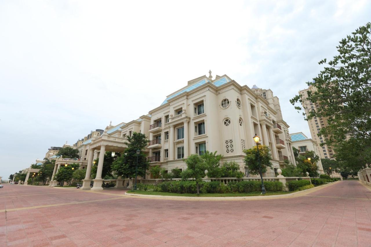 Oyo 6954 The Lawns Oragadam Hotel Exterior foto